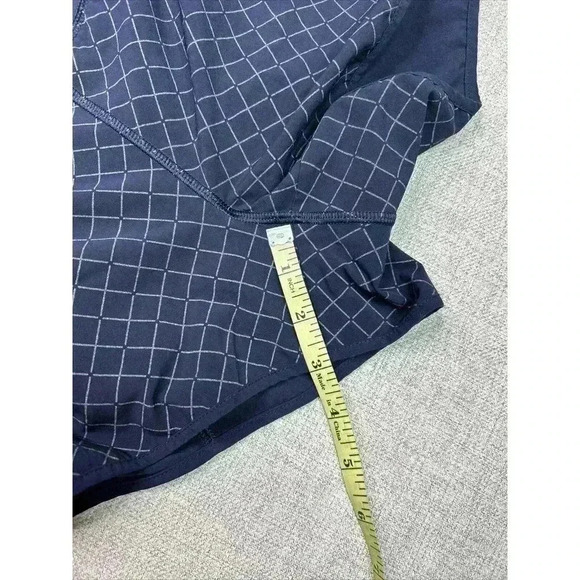 Athleta 3" Shorts Running Gym Pocket - Picture 3 of 10